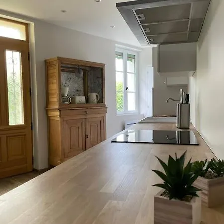 Holiday home L'echauguette Du Mont Glonne