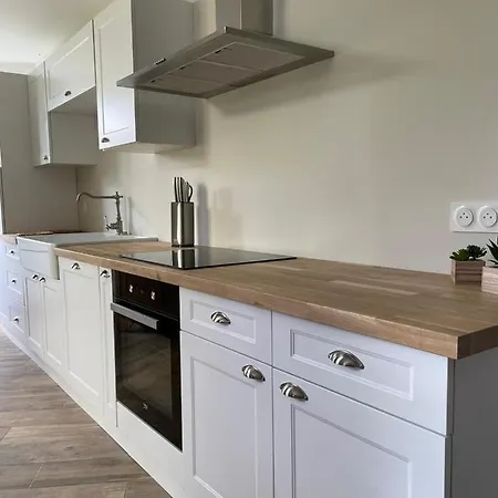 L'echauguette Du Mont Glonne