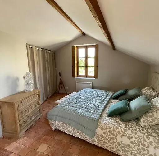 L'echauguette Du Mont Glonne *