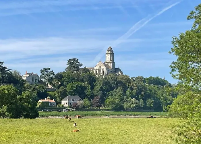 L'echauguette Du Mont Glonne Дом отдыха *