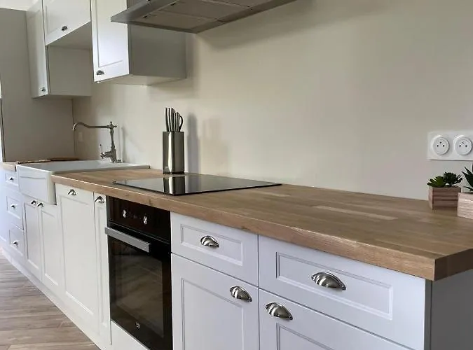 L'echauguette Du Mont Glonne