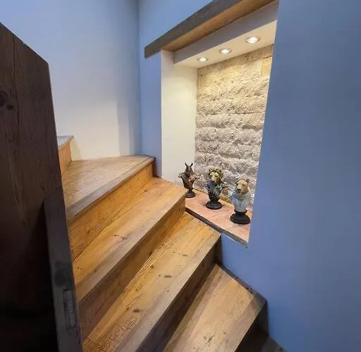 L'echauguette Du Mont Glonne