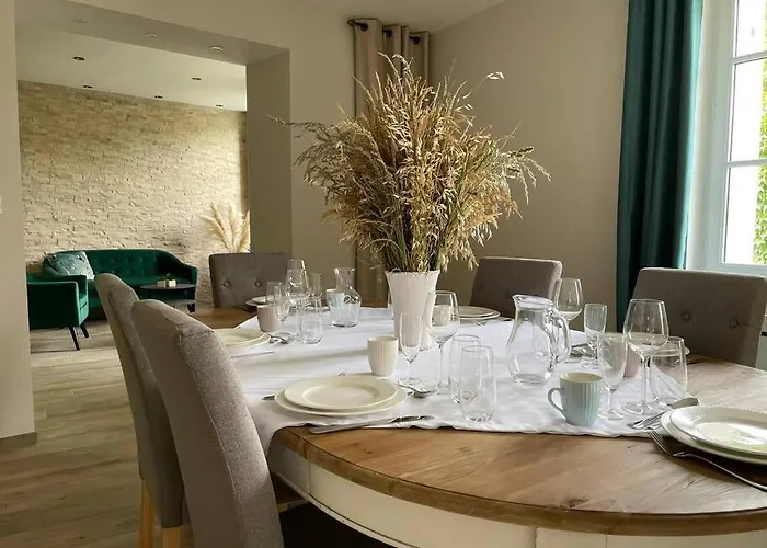 L'echauguette Du Mont Glonne *