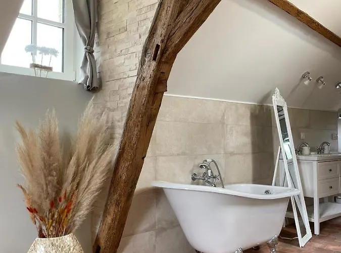 L'echauguette Du Mont Glonne Дом отдыха